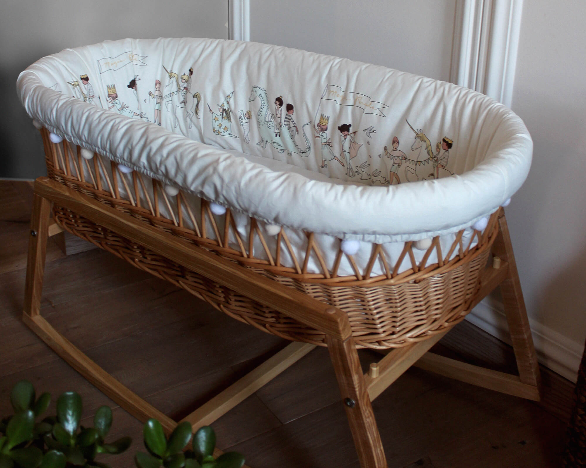 Baby Moses Basket with bedding textile Vintage Flowers